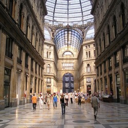 معرض أمبرتو آي