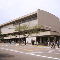 東京国立現代美術館