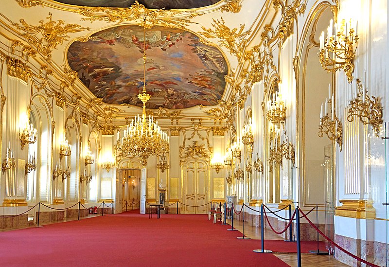 Интерьер дворца Шёнбрунн