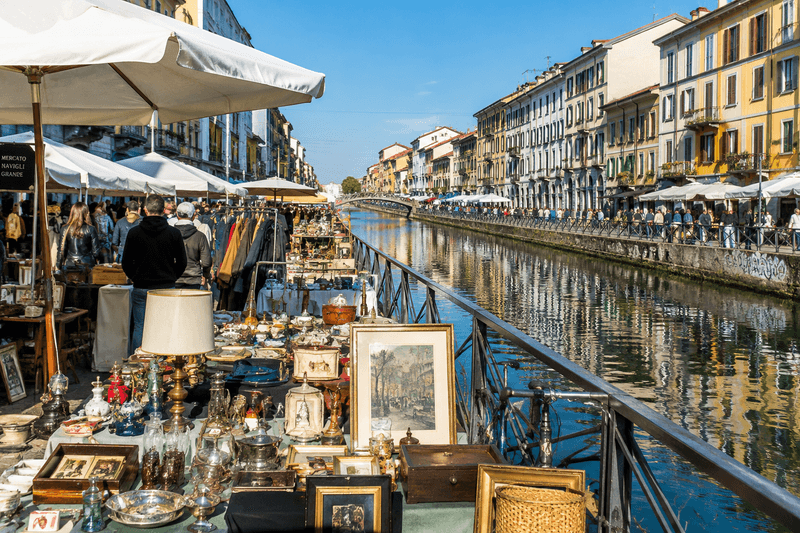 Marché aux puces à Navigli
