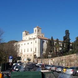 ヴィラ メディチ