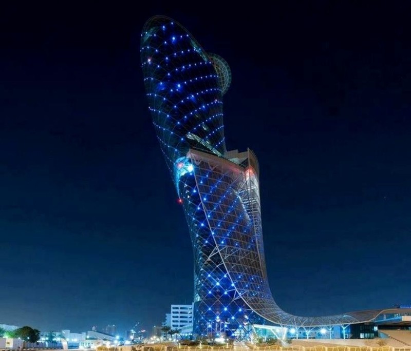 Небоскреб Capital Gate - фото 4
