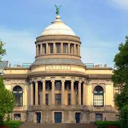 皇家艺术和历史博物馆