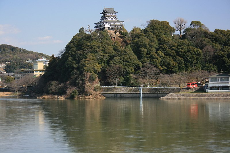 Замок Инуяма