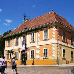 考古博物馆和拉皮达博物馆