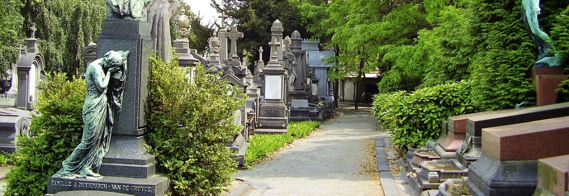 ラーケン墓地
