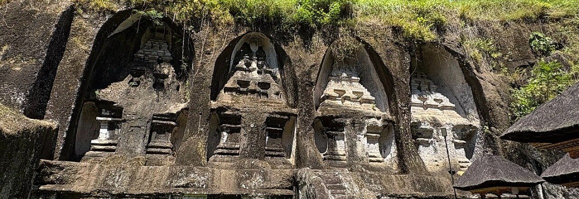 グヌン カウィ寺院