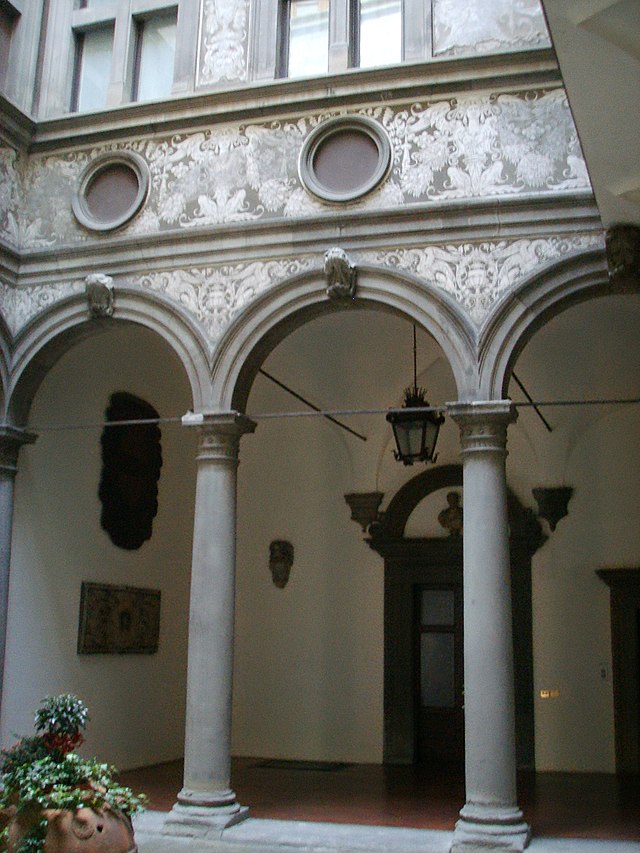 萨林贝尼宫在锡耶纳