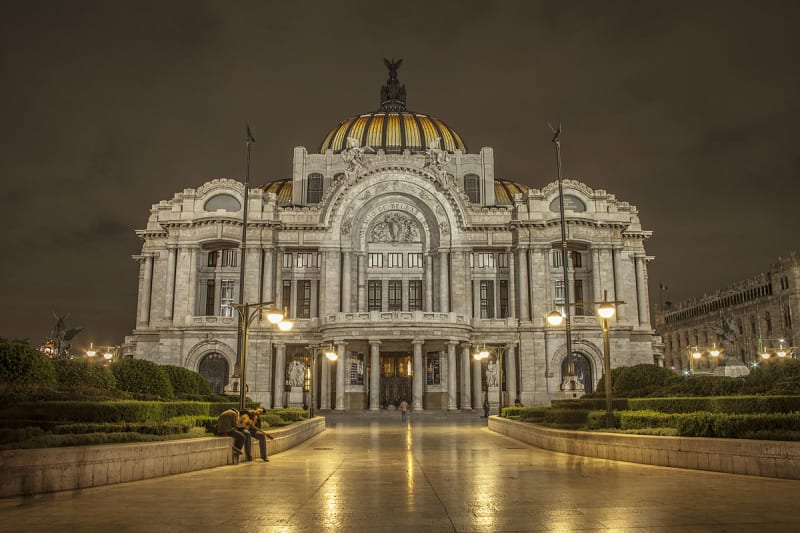 メキシコシティの芸術宮殿